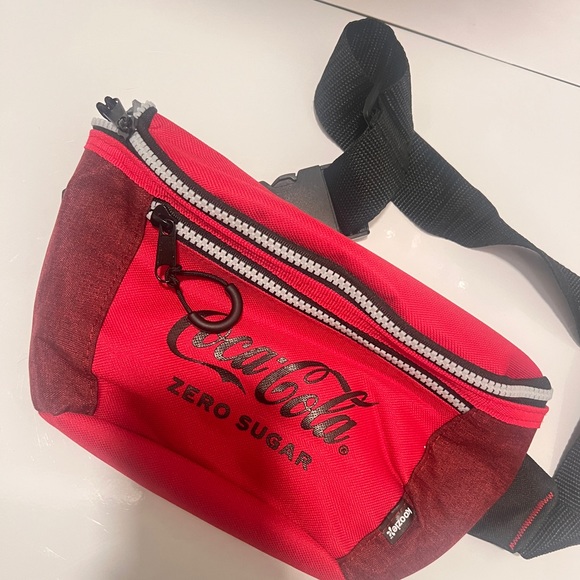 Coca Cola Insulated Fanny Pack. - Picture 1 of 7